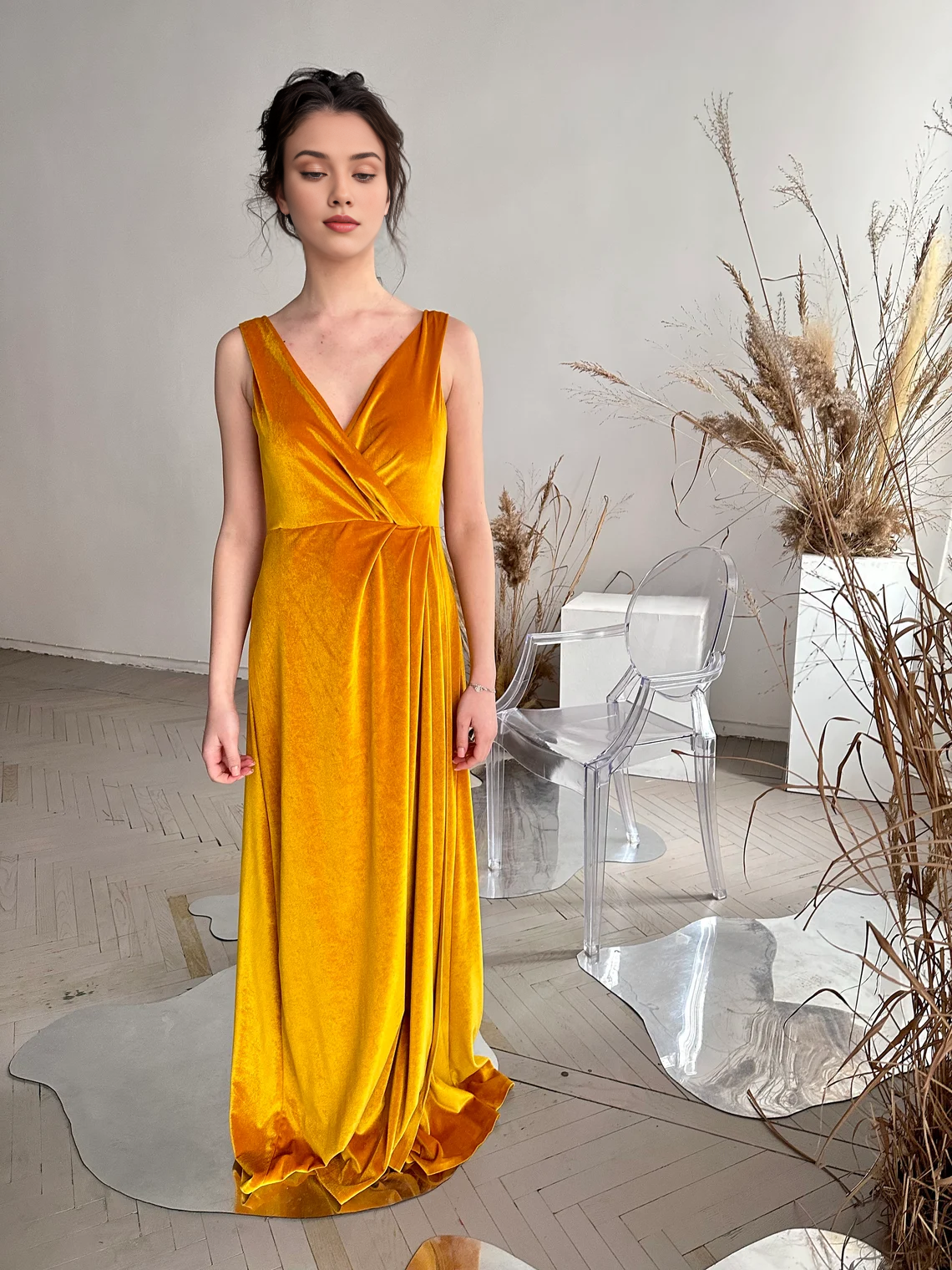 Robe de demoiselle d'honneur en velours jaune moutarde sans manches, dos nu, col en V, robe longue, robe de bal, robe de mariée longue au sol, grande taille